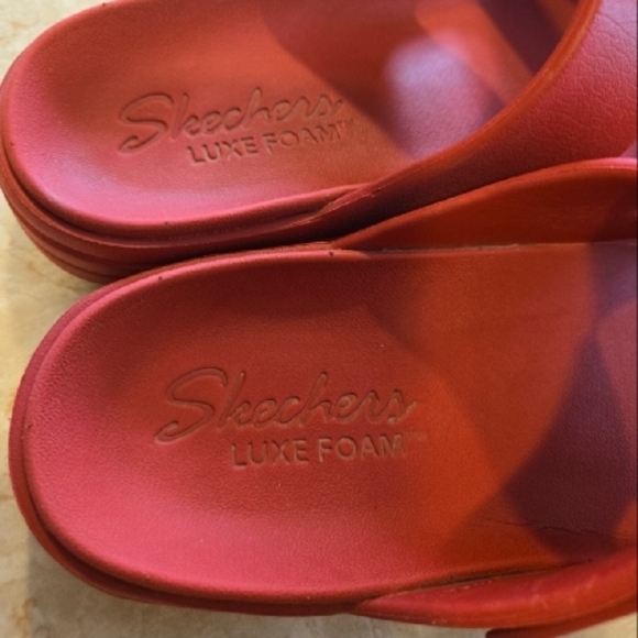 Skechers luxe foam red sandals size 7 (like Birkenstocks) - Picture 4 of 7